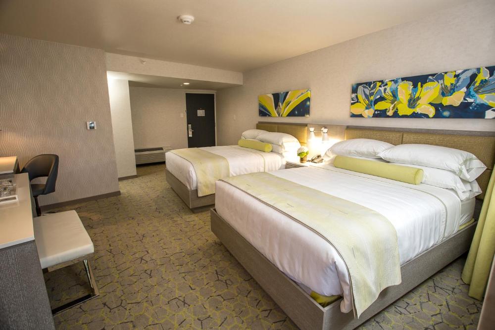 Double Room with Pool View interior